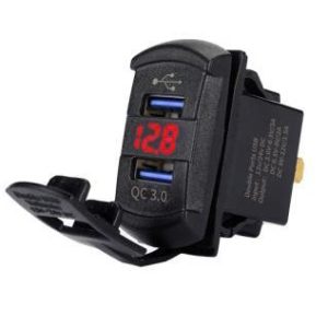 מד מתח + 2 שקעי USB